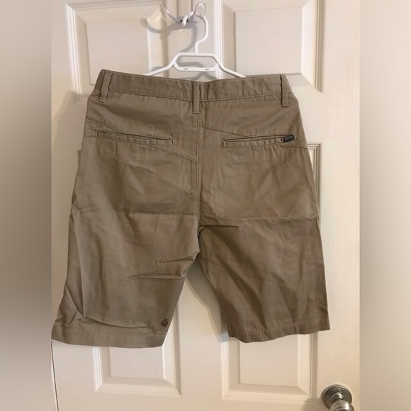 Volcom Shorts - Picture 2 of 4